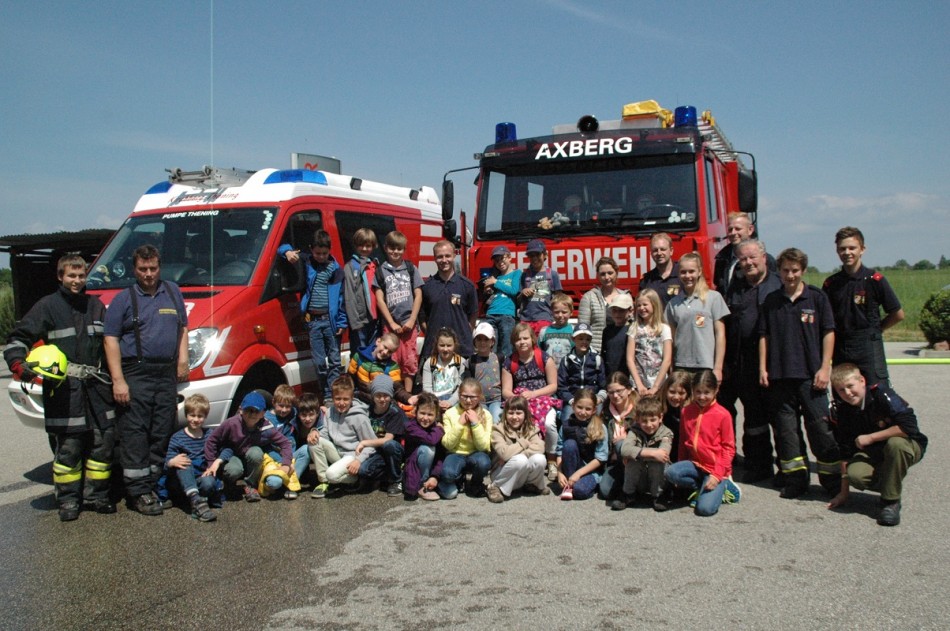 Volksschule bei den Feuerwehren Feuerwehr Axberg